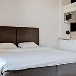 Stylish Studio In Perfect Location, 24H Reception